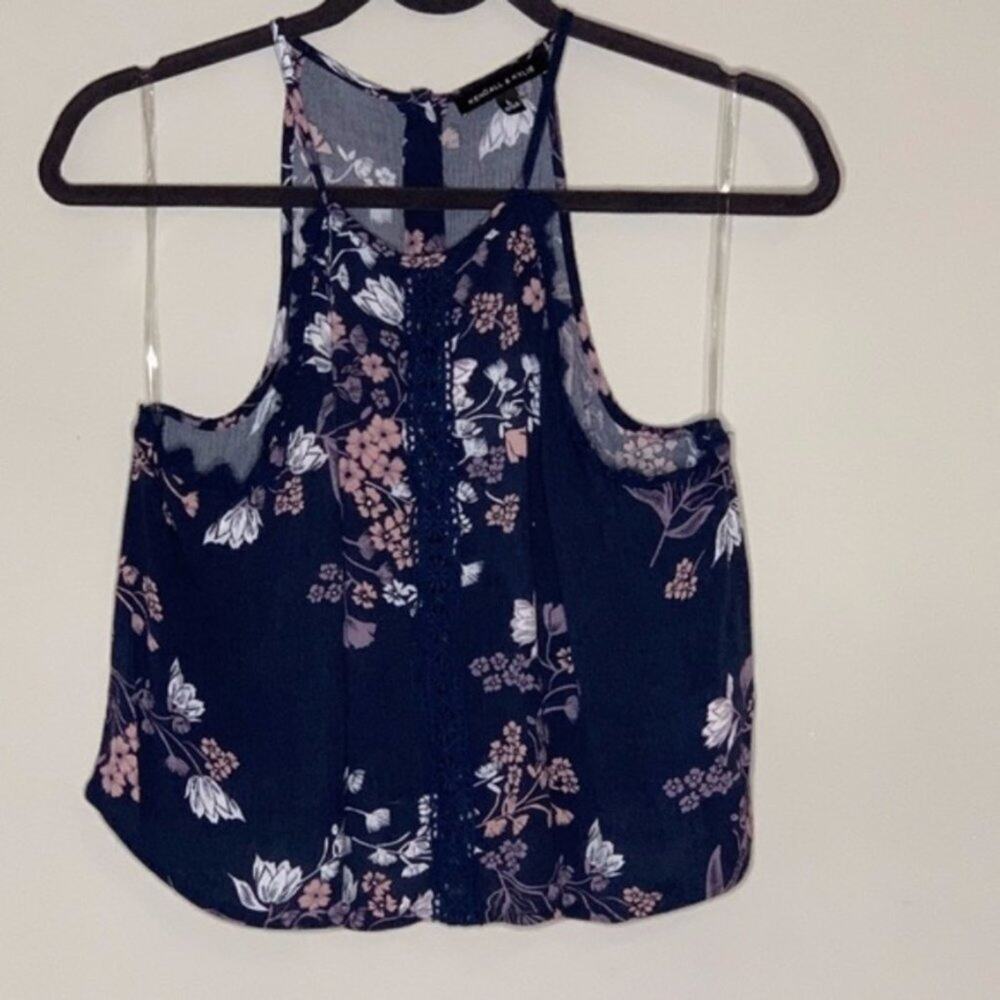 Kendall &‎ Kylie Blue Floral Crop Top Size Large
